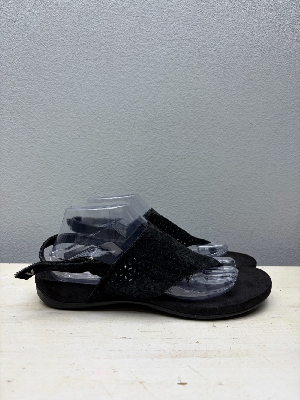 Vionic Black Suede Nikki Sandals Size 10 - Picture 3 of 8